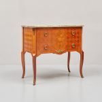 1040 3575 CHEST OF DRAWERS